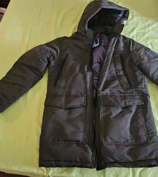 Parka niño verde militar. Talla 14 años