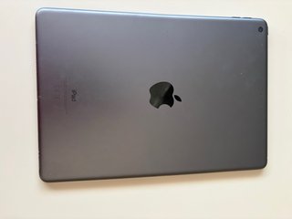 iPad 9ª Gen 64GB + Funda + Teclado.