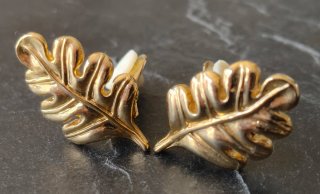 Pendientes Clip Hoja de Roble Dorados