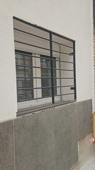 Reja de seguridad para ventanas