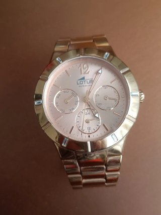 Reloj Lotus Mujer Dorado y Rosa Multifunción