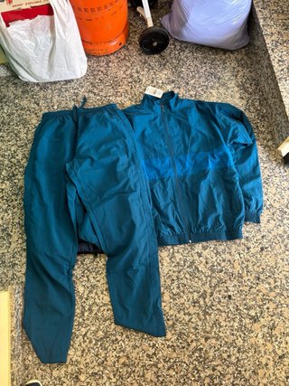 Lote de ropa poco usada y seminueva