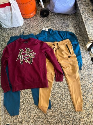 Lote de ropa poco usada y seminueva