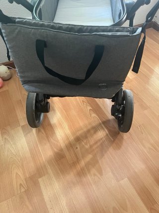 Carrito de bebe Maxi cosi tria zelio. Muy poco uso