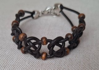 Pulsera celta artesanal cuero