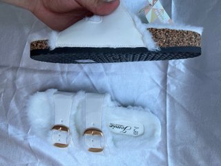 Ciabatte bianche Jomix con pelo