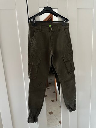 Pantaloni cargo verdi taglia 46