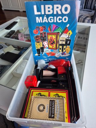 Libro Mágico de Ilusiones