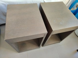 Mesita auxiliar de madera 20 euros las dos