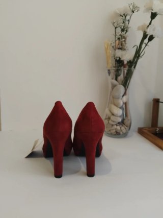 Zapatos de tacón burdeos Chalada