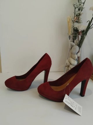 Zapatos de tacón burdeos Chalada