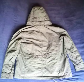 Cazadora 3/4 con capucha Armani Exchange original.