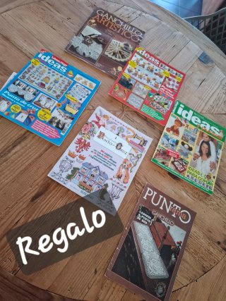 Lote de  10 revistas Labores del hogar