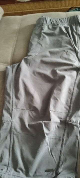 Bermudas chico Decathlon grises