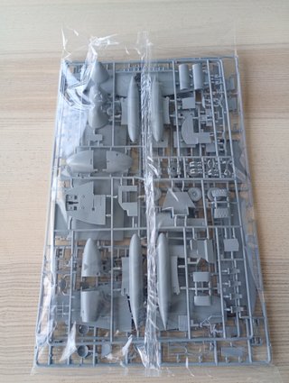 C-130J HERCULES MAQUETA ZVEZDA 1/72