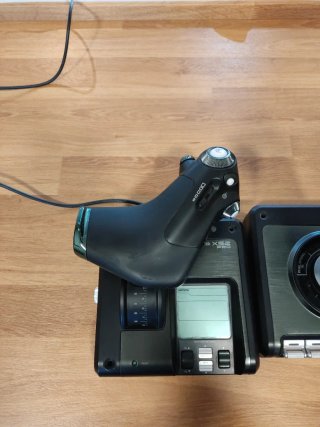 Joystick Saitek X52 Pro