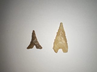Dos puntas de flecha de sílex
