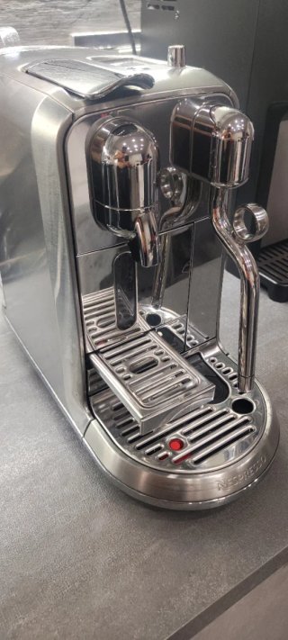Nespresso Creatista Plus Macchina Caffè