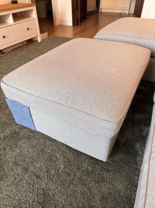 Reposapiés IKEA KIVIK con almacenaje