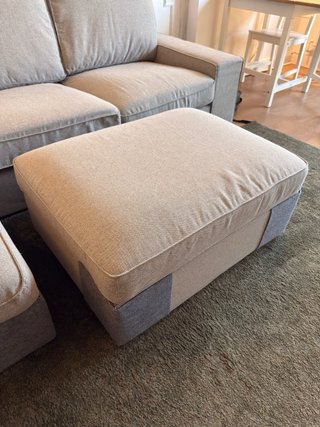 Reposapiés IKEA KIVIK con almacenaje