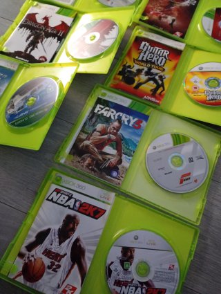 Pacchetto Giochi Xbox 360: FIFA 13, NBA 2K7, Far Cry 3