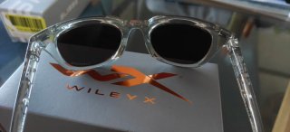 Gafas de sol WileyX grises y negras