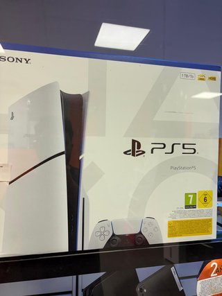 Consola PS5 Slim 1TB con Caja