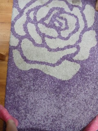 Alfombra grande floral morada y blanca