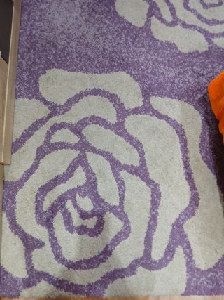 Alfombra grande floral morada y blanca