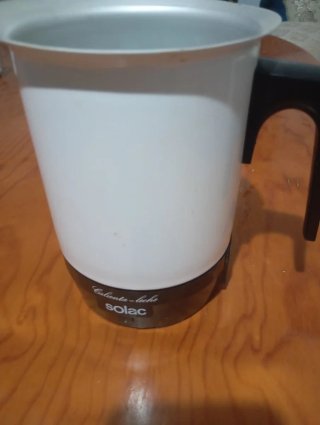Olla de aluminio con asa
