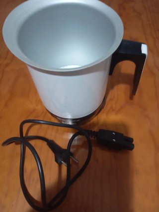 Olla de aluminio con asa