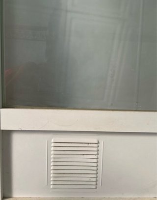 Puerta aluminio con cristal nueva. URGENTE