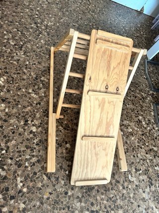Triángulo y rampa Pikler madera