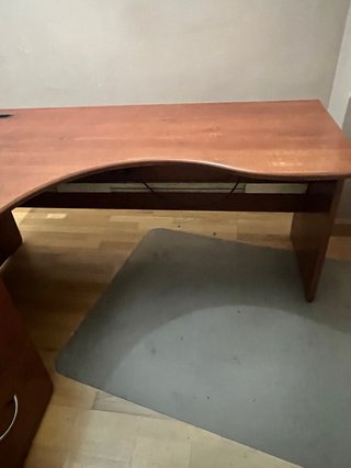 Escritorio de esquina con cajonera