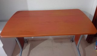 Escritorio madera y metal