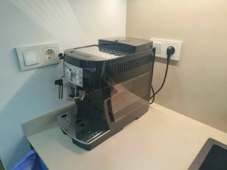 Cafetera Delonghi Magnífica S Negra