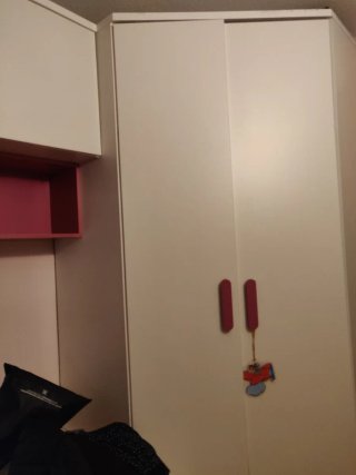 Dormitorio juvenil completo. No incluye colchones.