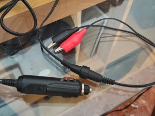 Cargador Batería Ni-Cd/Ni-MH MW6168VD 12-24v