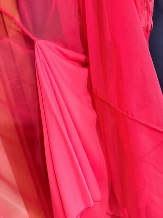 Vestido fiesta rosa fucsia con encaje