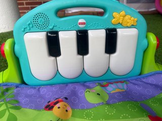Gimnasio Bebé Fisher Price Piano Pataditas