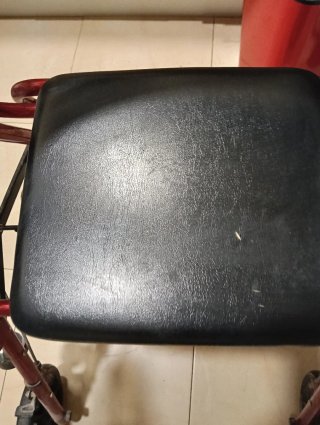 Andador para mayores con asiento