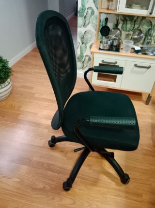 Silla de oficina Ikea negra y verde