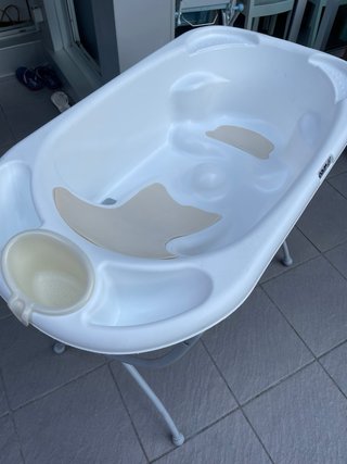 Bañera para bebé con patas