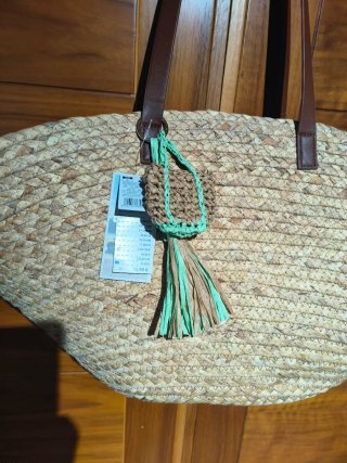 Bolso de rafia beige y verde