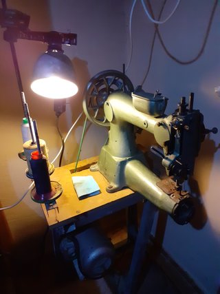 Máquina coser industrial cuero