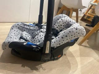 Maxi Cosi con funda y reductor