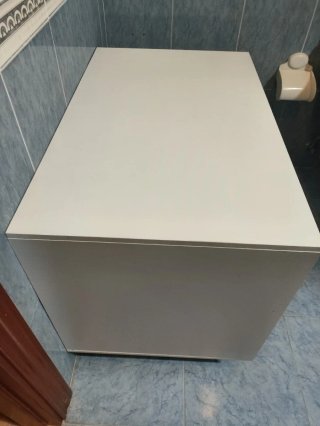 Mueble arenero para gatos blanco