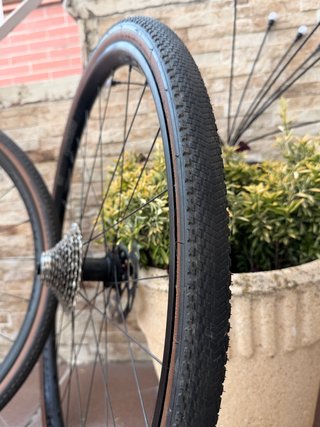Juego Ruedas Bontrager Paradigm 25 700C TUBELESS
