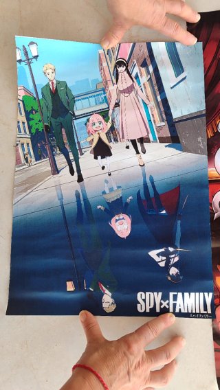 2 Pósters Anime: Spy x Family y Toilet-bound