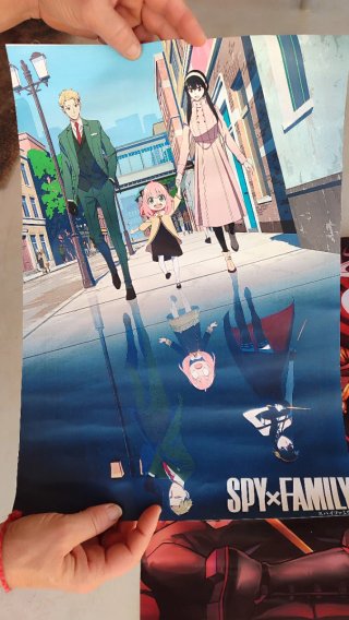 2 Pósters Anime: Spy x Family y Toilet-bound